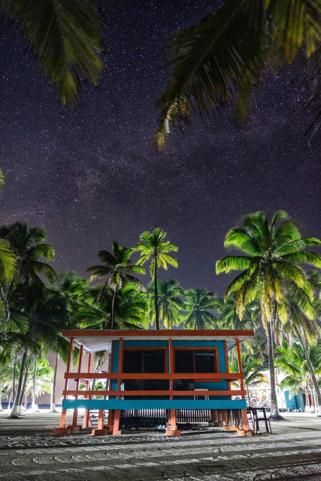 Blue Marlin Beach Resort Dangriga Exterior foto