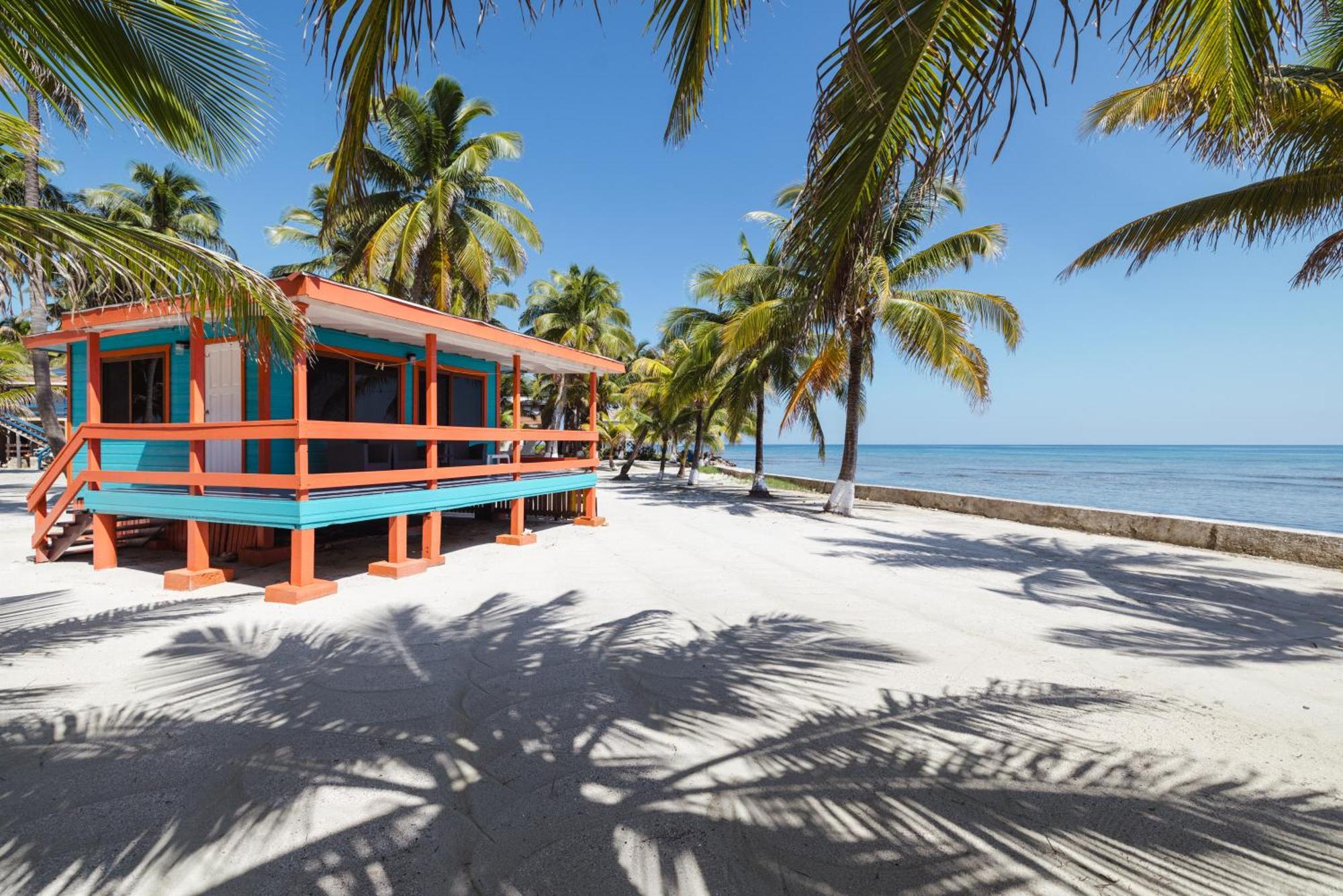 Blue Marlin Beach Resort Dangriga Exterior foto