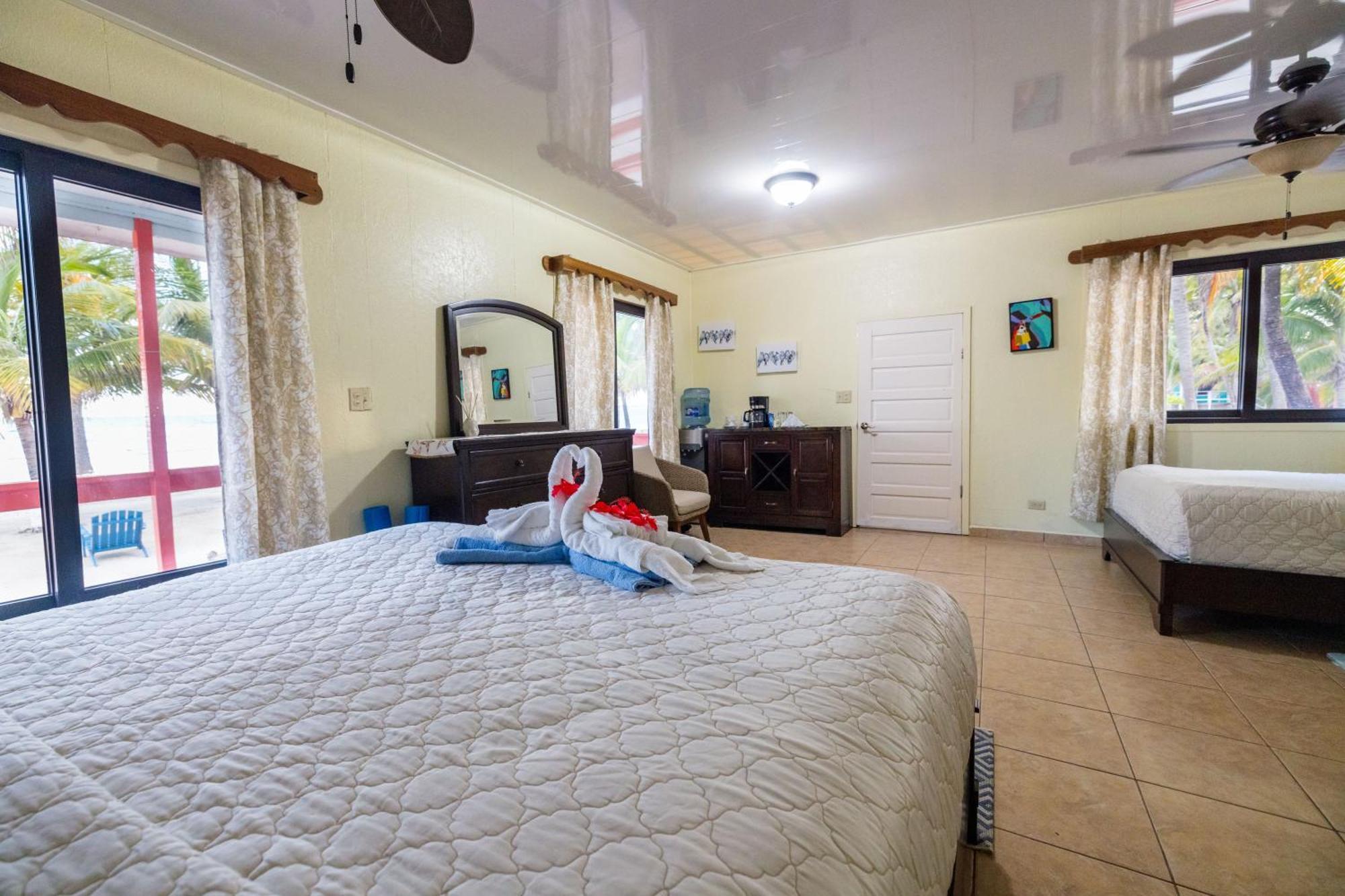 Blue Marlin Beach Resort Dangriga Exterior foto