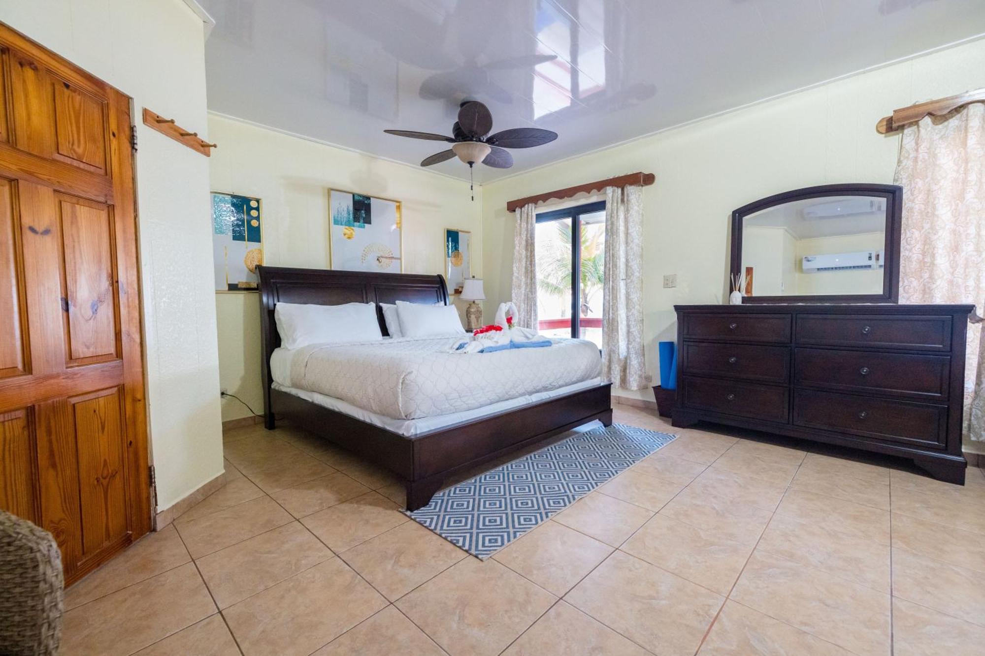 Blue Marlin Beach Resort Dangriga Exterior foto