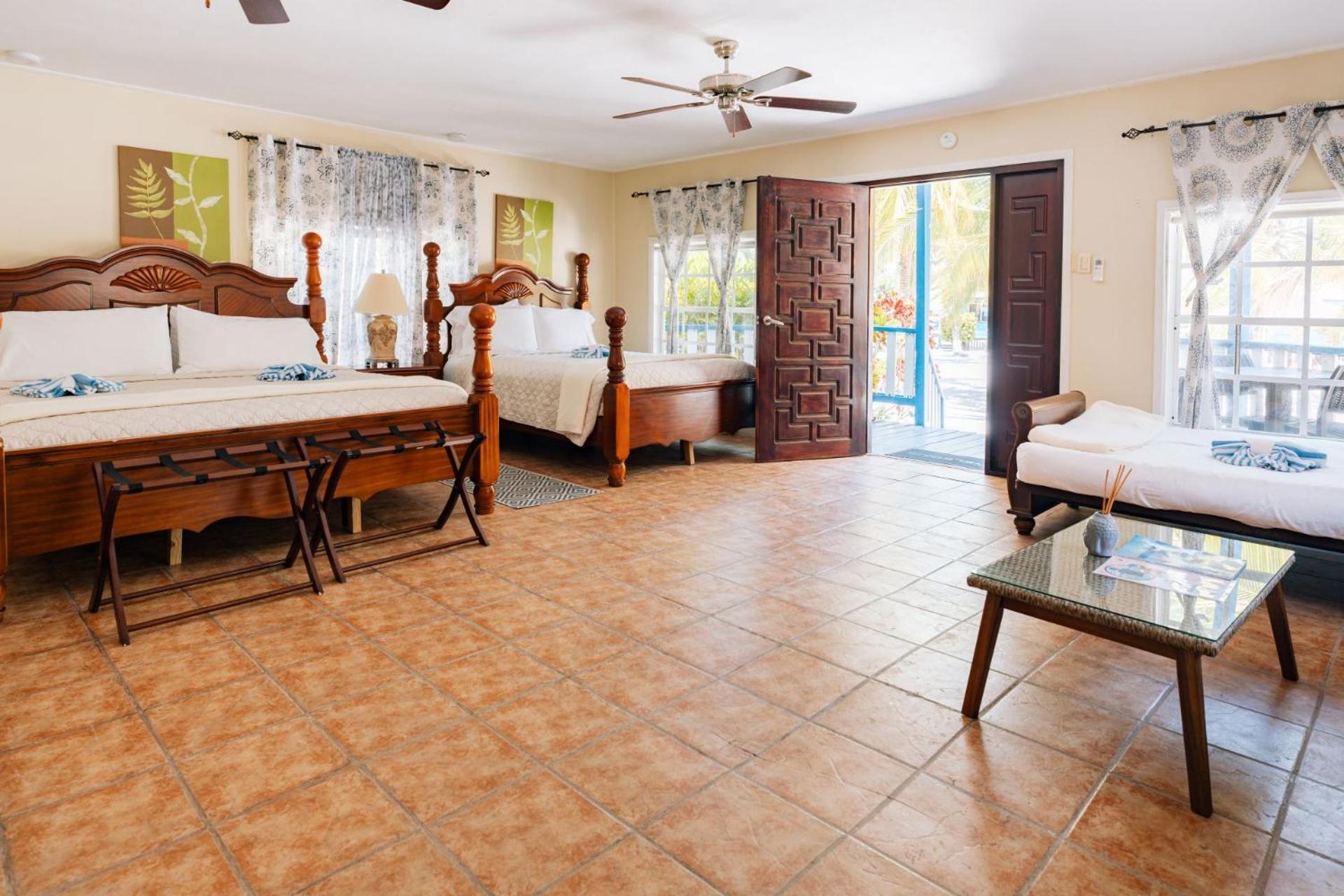 Blue Marlin Beach Resort Dangriga Exterior foto