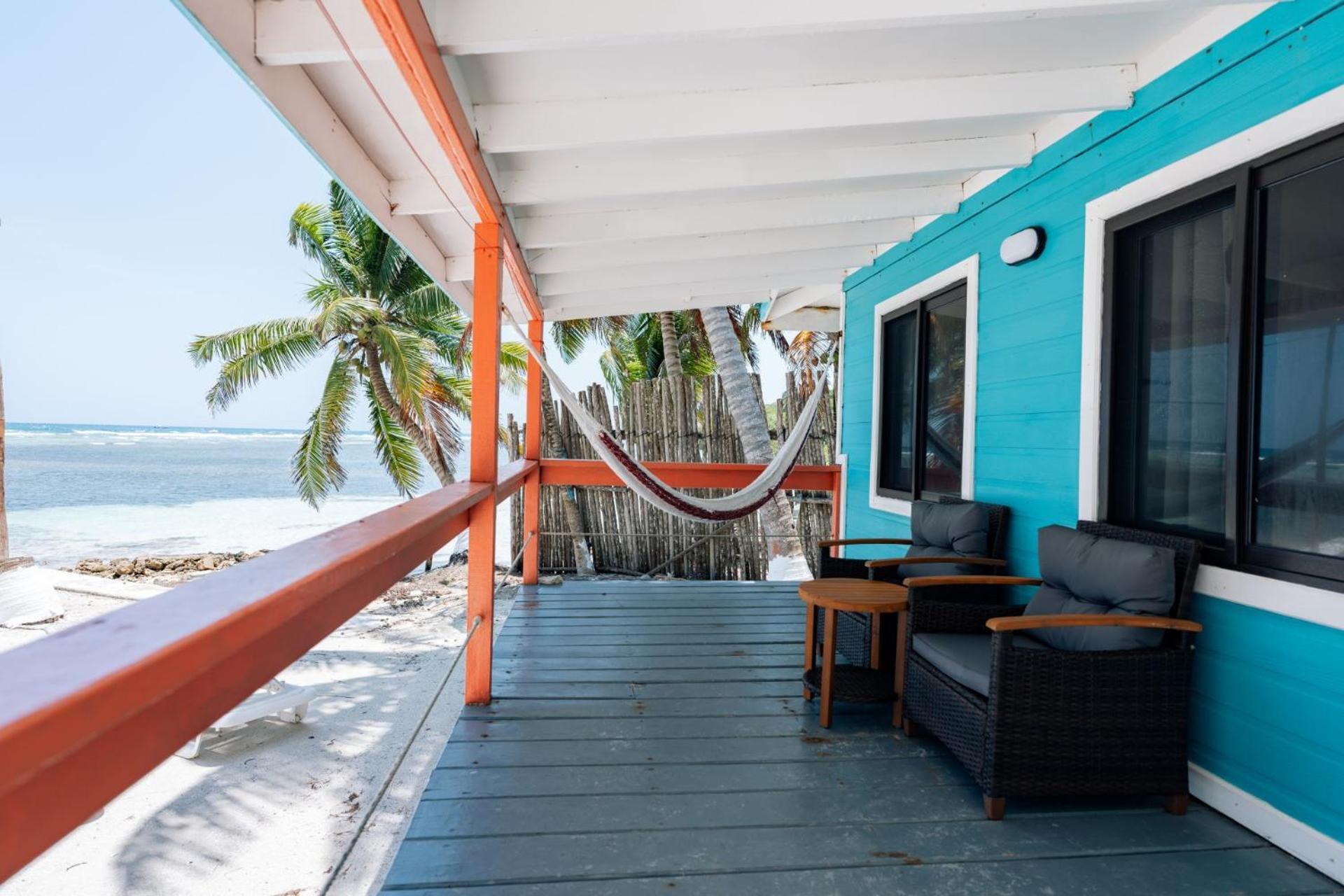 Blue Marlin Beach Resort Dangriga Exterior foto